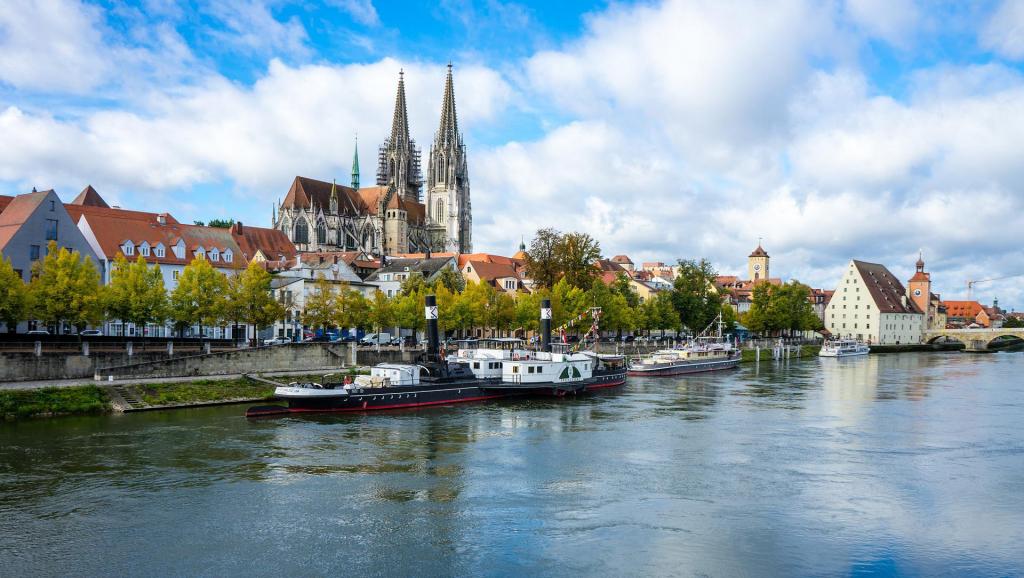 Regensburg Deutschland, River, Town, Buildings