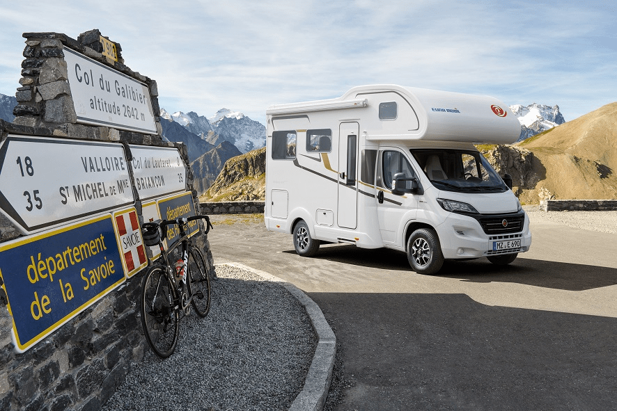 DRM Wohnmobil auf einer Passstraße am Col du Galibier