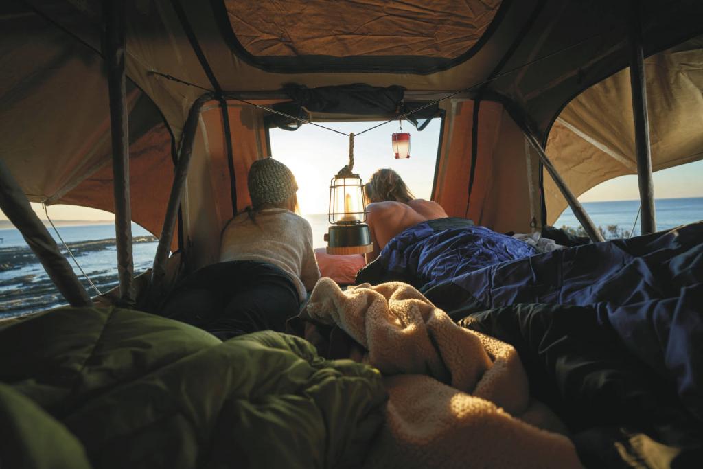 Schlafen im Dachzelt eines Allrad Campers