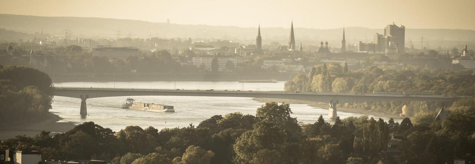 Bonn Deutschland, Rheinbrücke