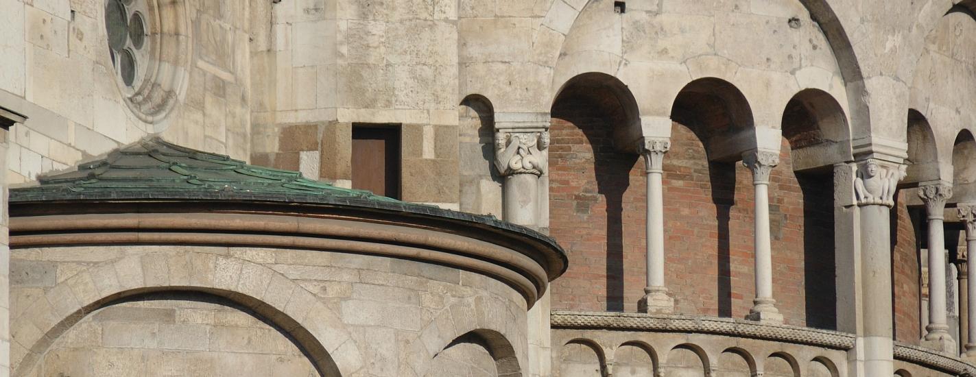 Fassade der Kathedrale von Modena