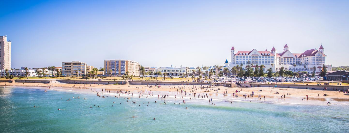 Luftaufnahme vom Strand in Port Elizabeth, Südafrika